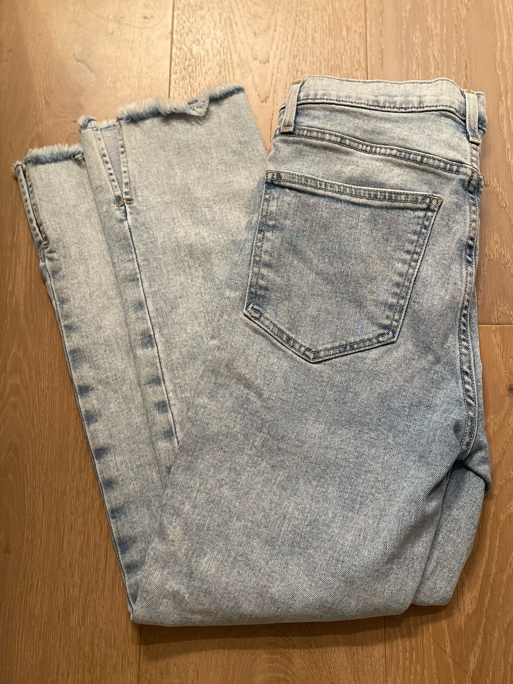 GAP Vintage Slim High Rise Light Wash Women’s Jeans Split Hem Petite 27 4P